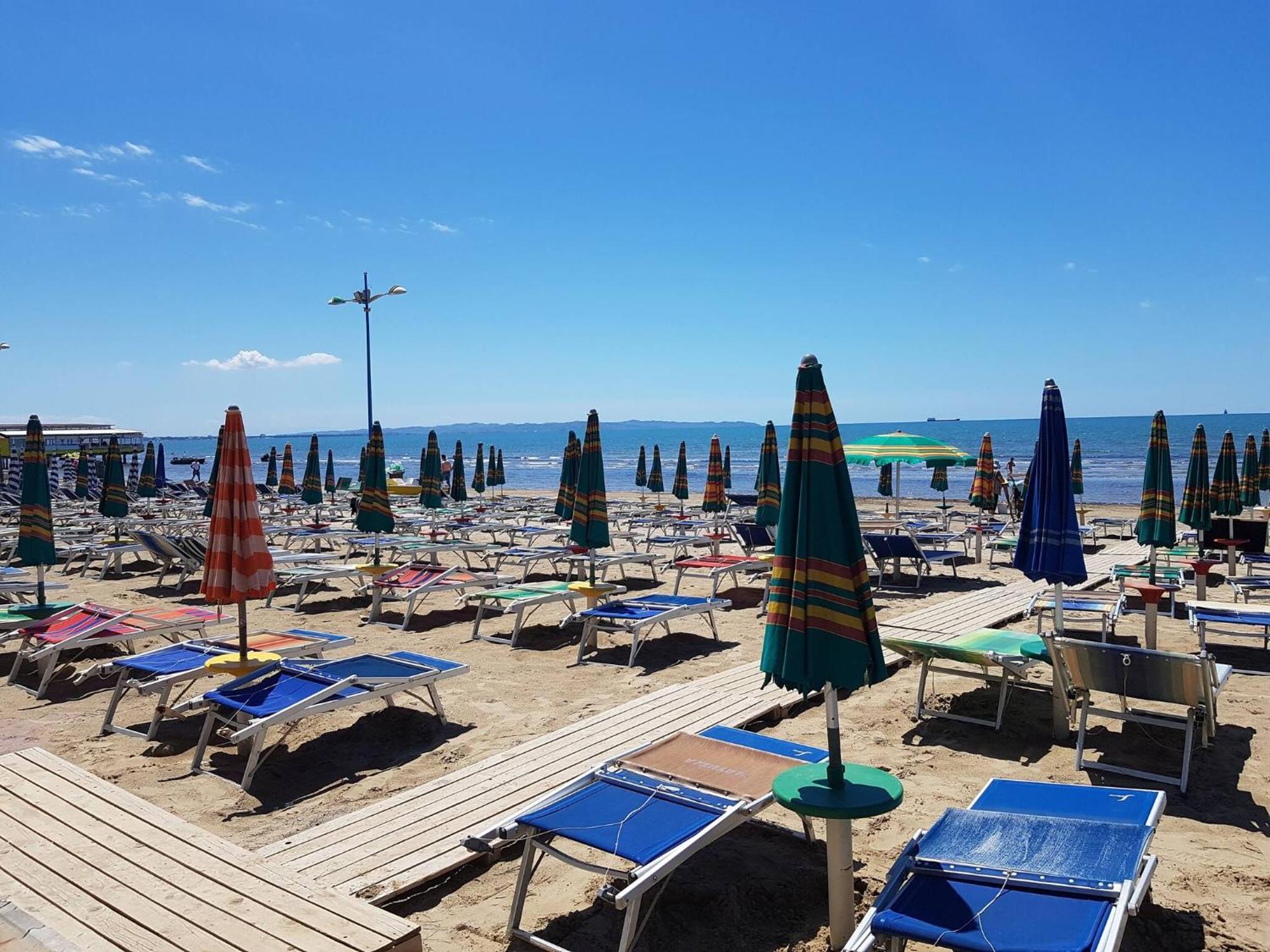 Sea View Apartments In Дуррес Екстер'єр фото