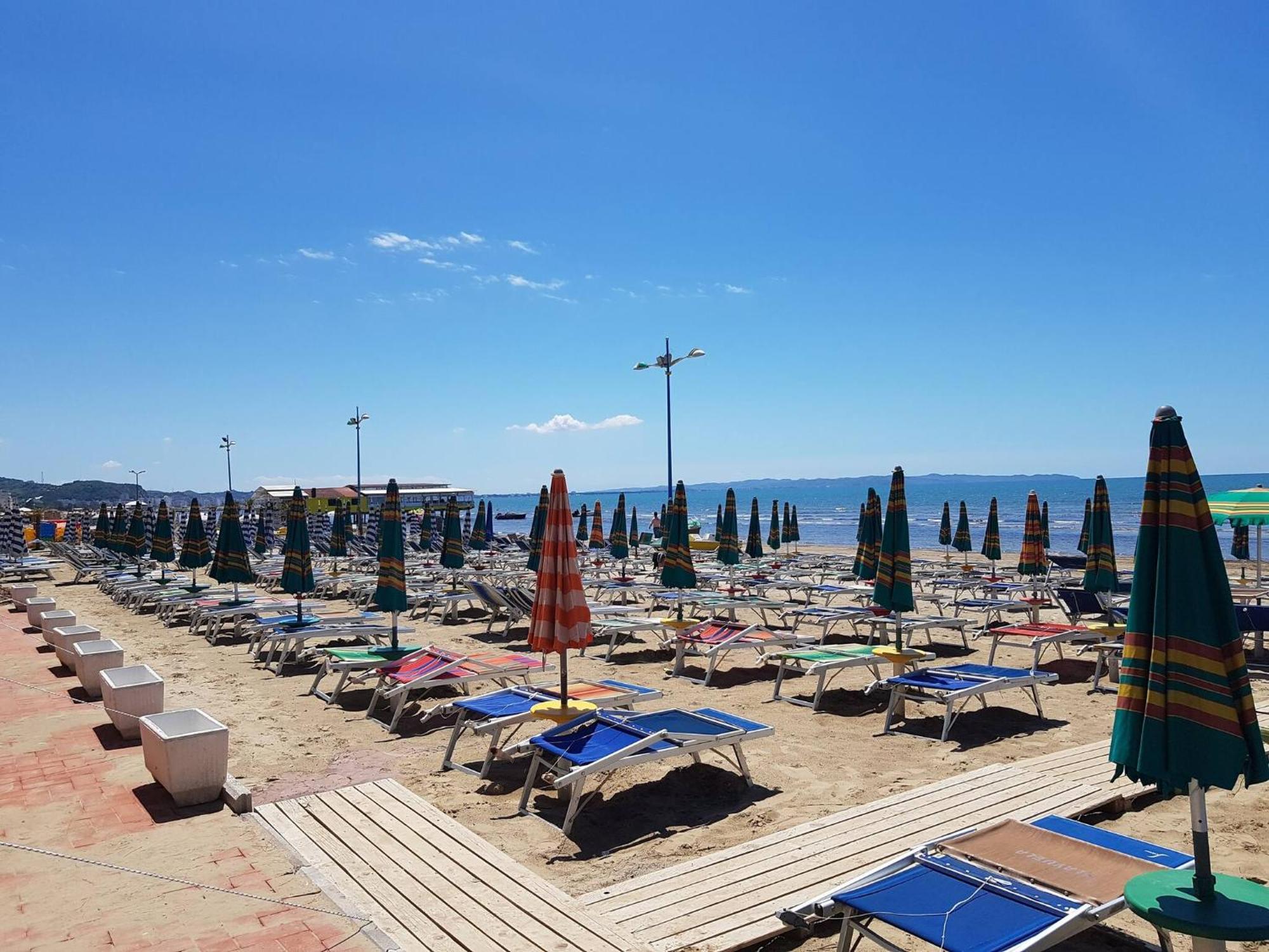 Sea View Apartments In Дуррес Екстер'єр фото