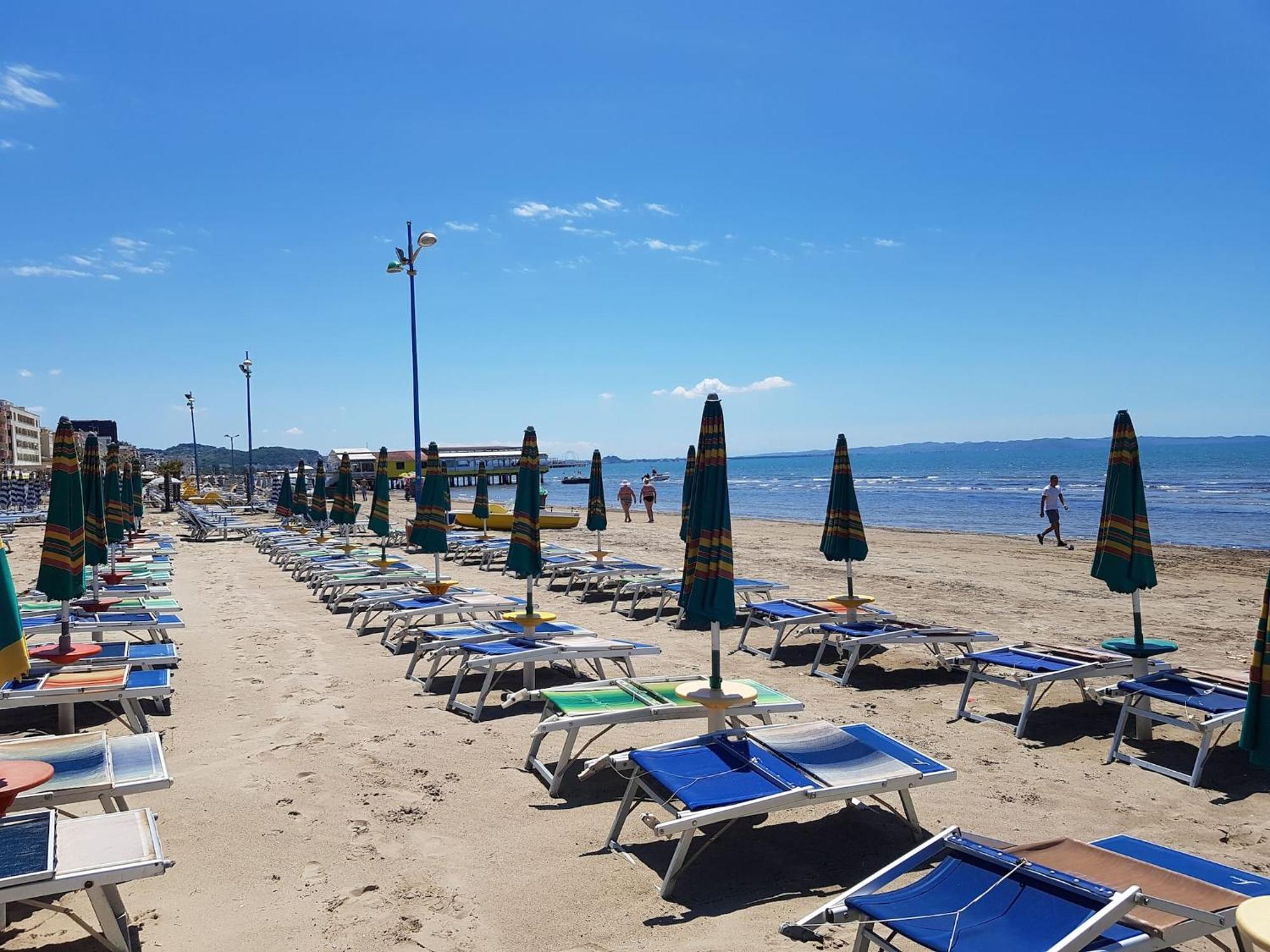 Sea View Apartments In Дуррес Екстер'єр фото